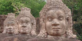 Kamboscha Studienreisen zu den riesigen Tempelanlage in Sieam Reap, deren bekanntester Tempel Angkor Wat ist.